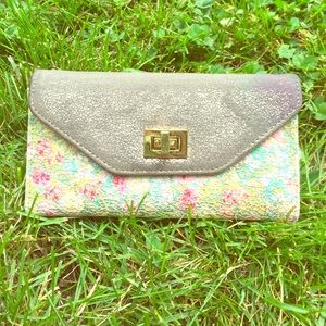 Scaley floral purse