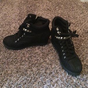 Xhilaration Sneaker Heels size 9