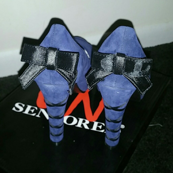 Just In Heels - Picture 2 of 4