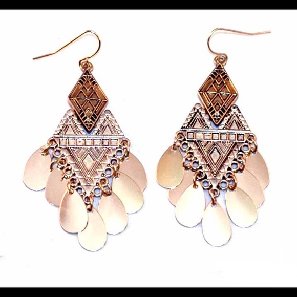 Textured triangle no hi drop earrings