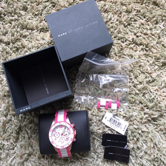 🎉Host Pick🎉 Marc Jacobs watch - Picture 2 of 4