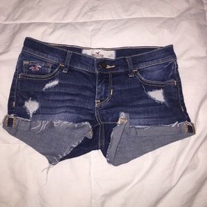 Hollister Dark Wash Low Rise Shorts Size 00