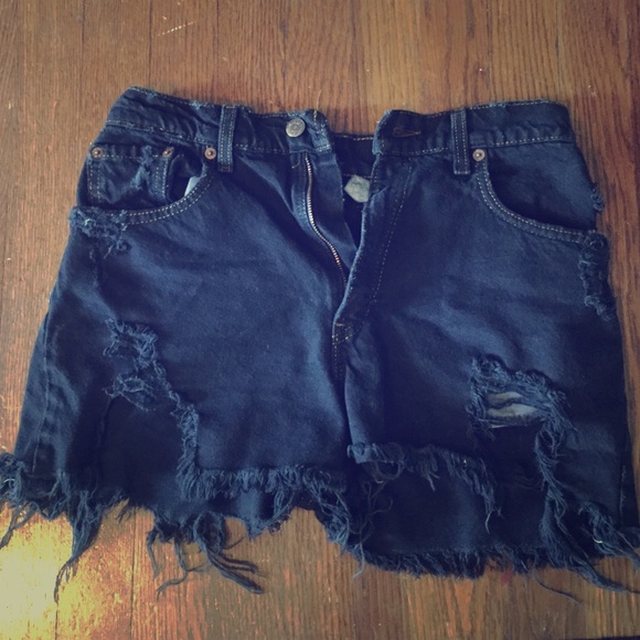 Levi black high waisted shorts! PRICE NEGOTIABLE