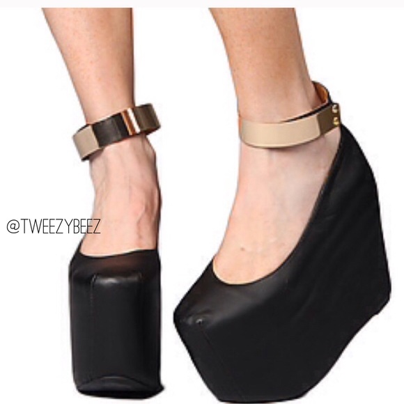 • JEFFREY CAMPBELL POINTE-MC •