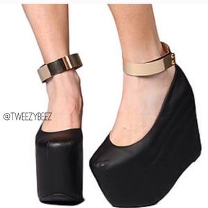 • JEFFREY CAMPBELL POINTE-MC •