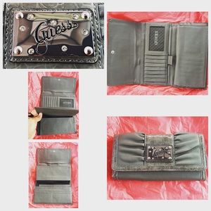 GUESS Trifold Wallet