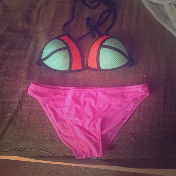 Brand new bathing suit! 🚫LOWEST PRICE! 🚫