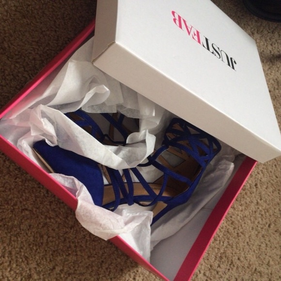 Brand New Never Worn Gorg. Heels