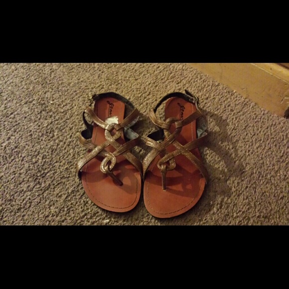 Sandles
