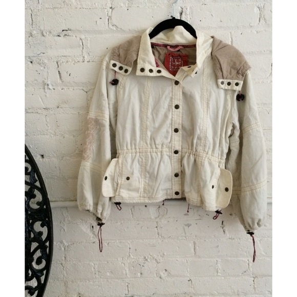 Free People embroidered crop jacket 🔱