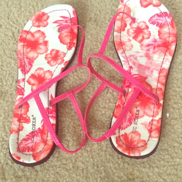 Shoes (sandals)