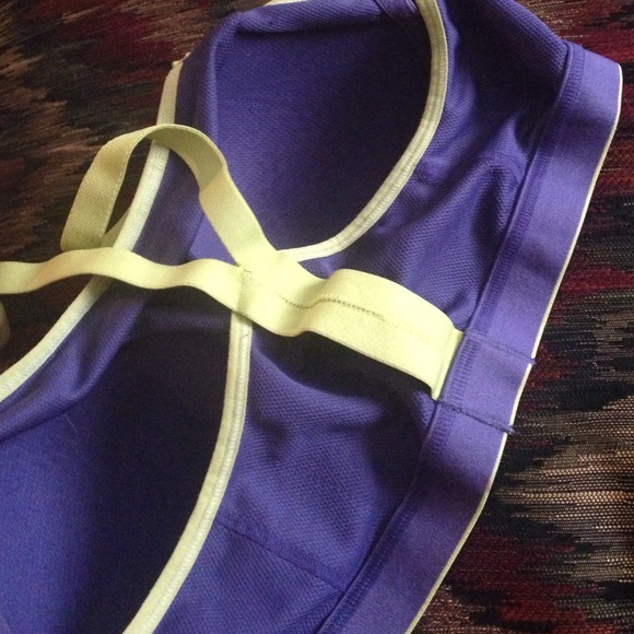 Sports bra! - Picture 2 of 3