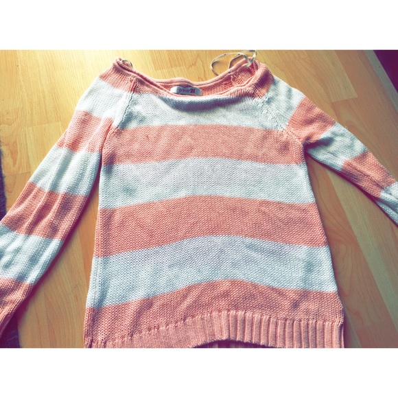Pale Pink+white striped sweater👭