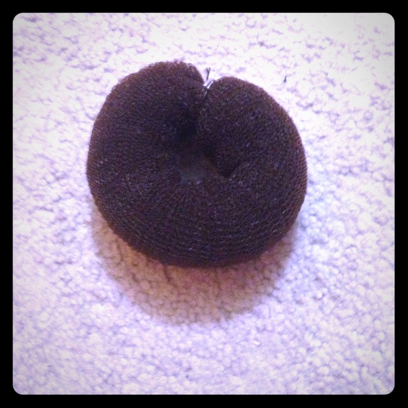 Dark brown bun maker