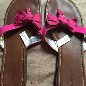 Nice pink flip flops!