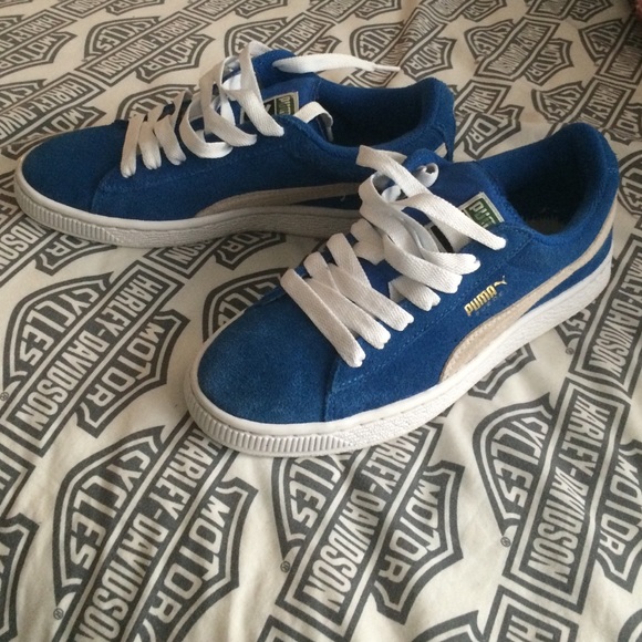 Suede Pumas