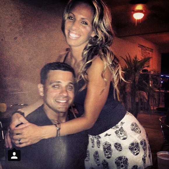 Skull Skirt. Size US 6 - Picture 4 of 4