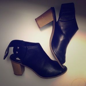 Steve Madden open toes heeled booties!