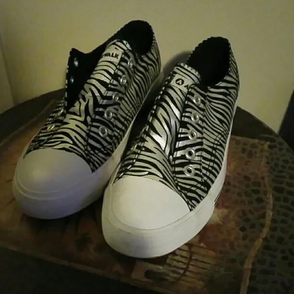 BOGO ON ALL SHOES Zebra tennis shoes