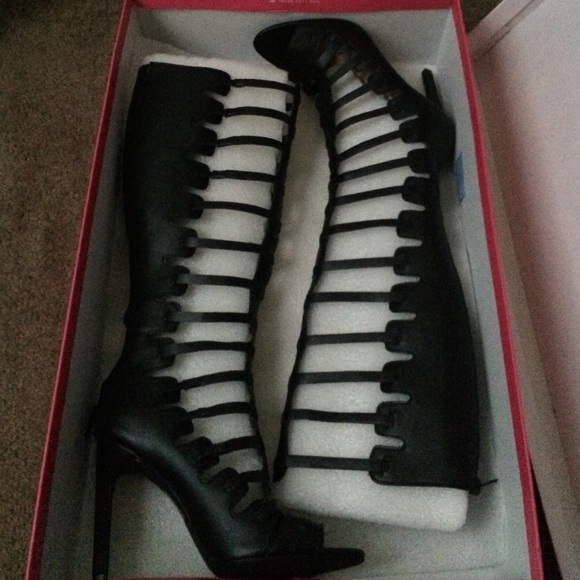 Black Katarina heel from JustFab