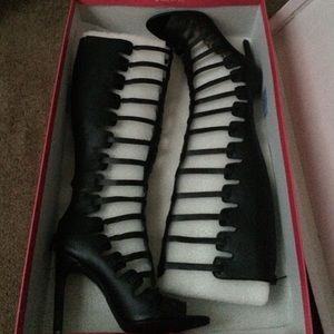 Black Katarina heel from JustFab