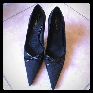 BCBGirls black pointed pump - size 8