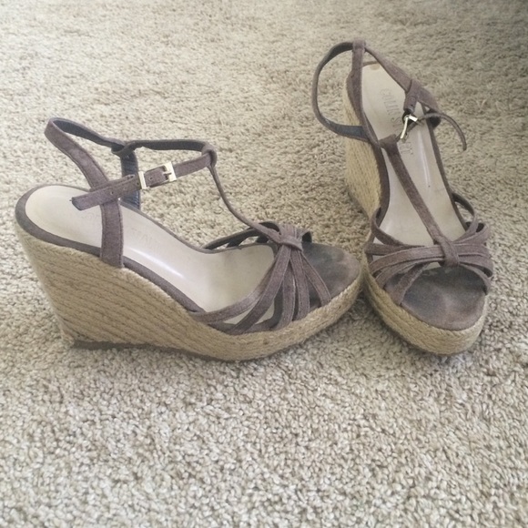 Taupe Wedges!
