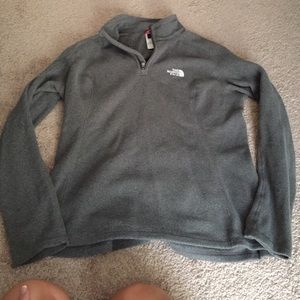 North face pull over
