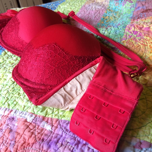 VS Red Lace Very Sexy Strapless Bra