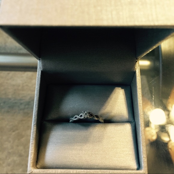 SOLD!!! :) Zales promise ring - Picture 2 of 3