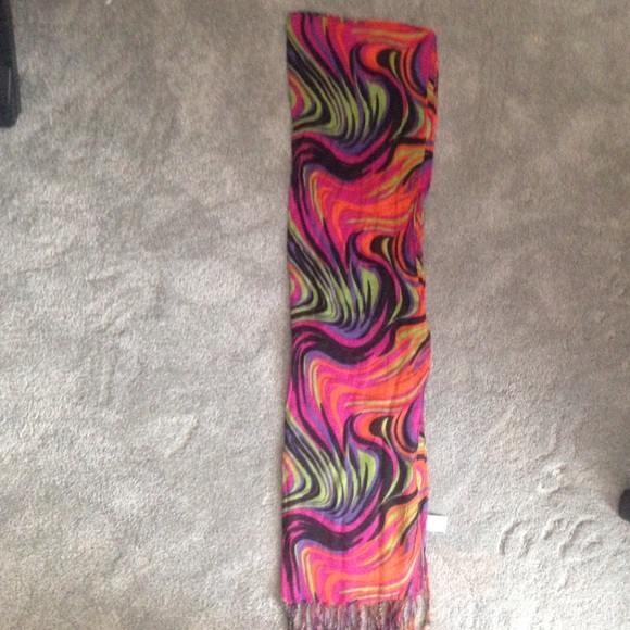 Fringe scarf with colorful swirls