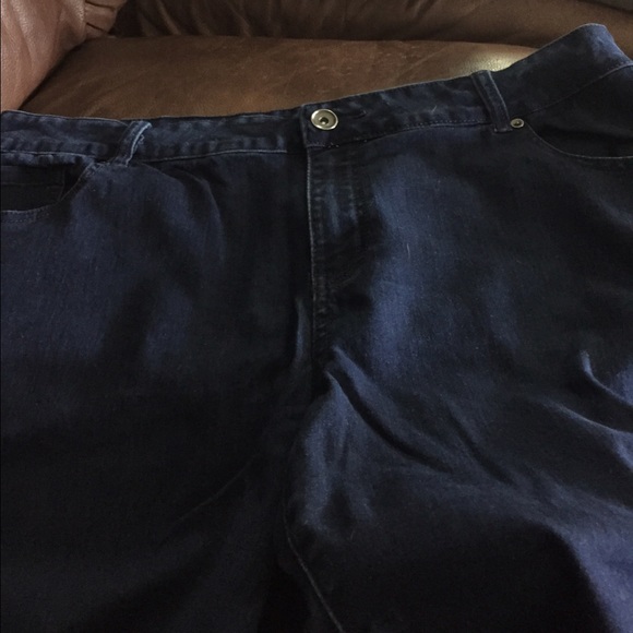 Lane Bryant stretch denim capris - Picture 3 of 4