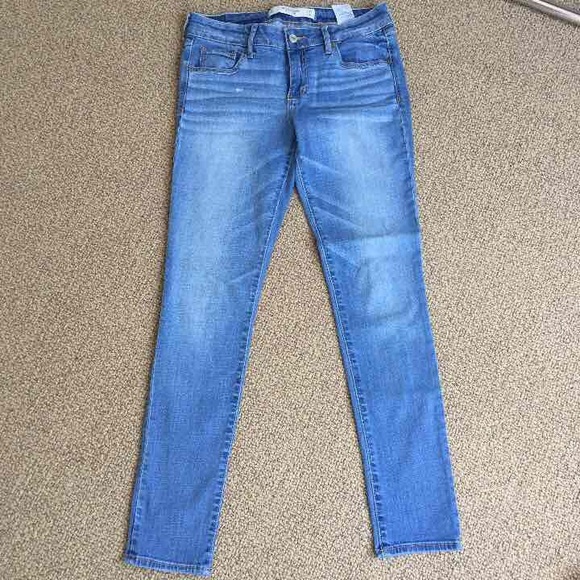 Abercrombie & Fitch jeans.