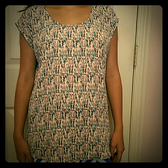 Light weight top In pastels