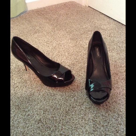 White House Black Market size 9 black patent