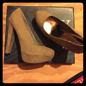 Nude heels
