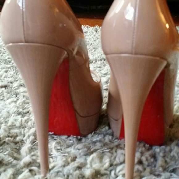 Christian Louboutin nude "Lady Peep" - Picture 4 of 4