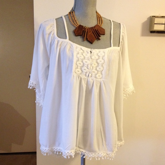 ‼️SOLD‼️NWT- White strap off the shoulder blouse