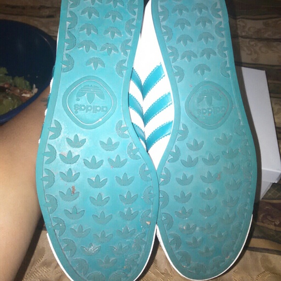 Adidas(SOLD) - Picture 3 of 3