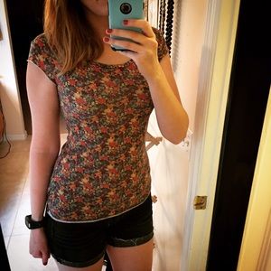 Gorgeous Floral Top!