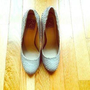 Gray  Pour la Victoire Haya snakeskin pumps 6.5