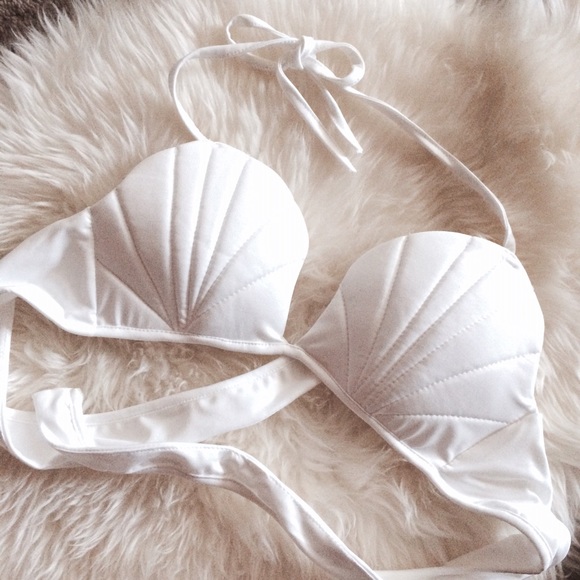 🚫SOLD🚫NWT Seashell bikini top - Picture 2 of 2