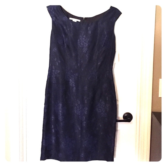Maggie London Navy cape sleeve cocktail dress