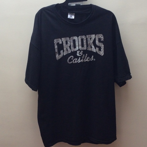 men's black with snakes skin writing tee