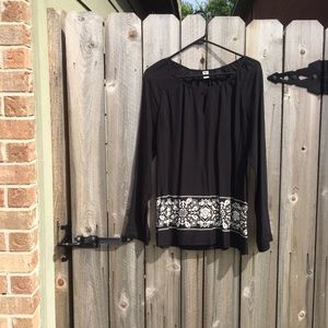 Black & White Flowy Top