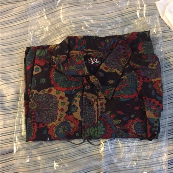 TRIPPY PATTERN BUTTON UP - Picture 2 of 4