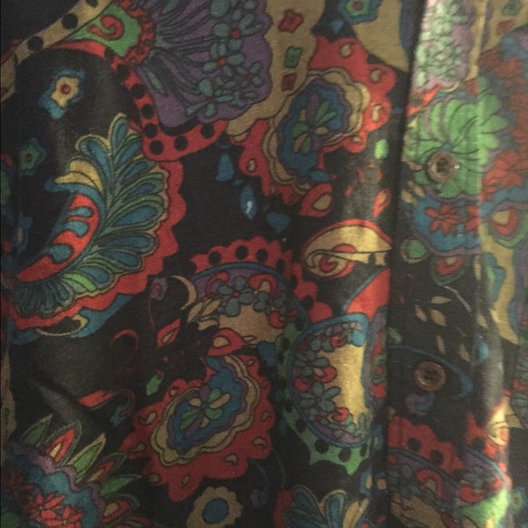 TRIPPY PATTERN BUTTON UP - Picture 4 of 4