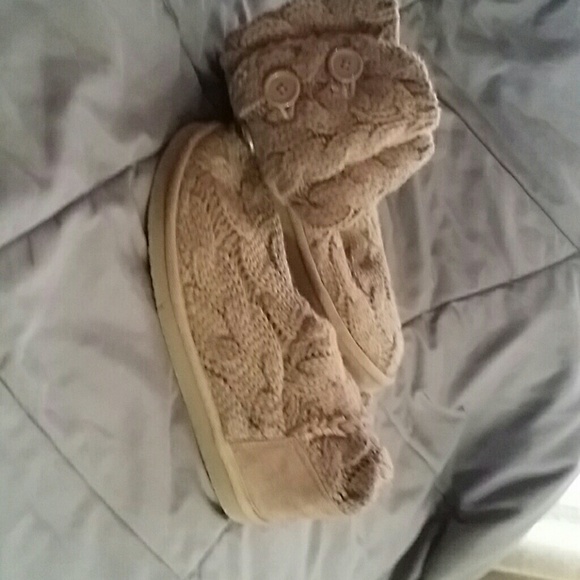 Knitted boots