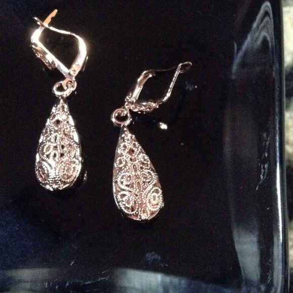 Solid 18KT Gold Earrings. OR BEST OFFER