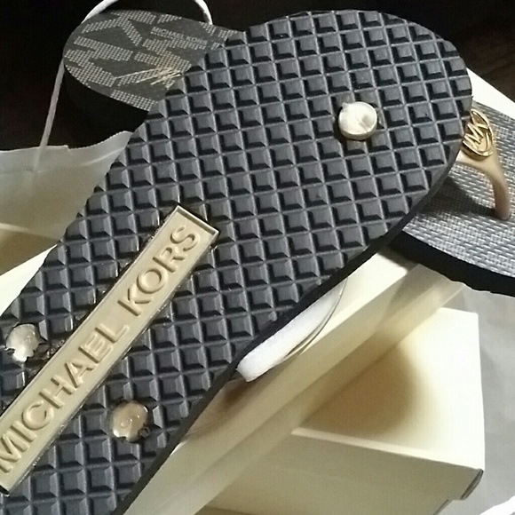 SOLD***Michael kors sandals - Picture 2 of 2